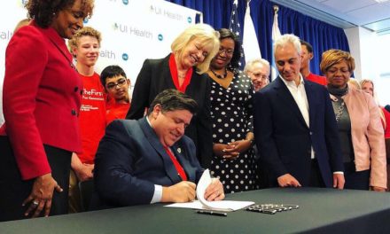 Pritzker signs bill to raise smoking age to 21