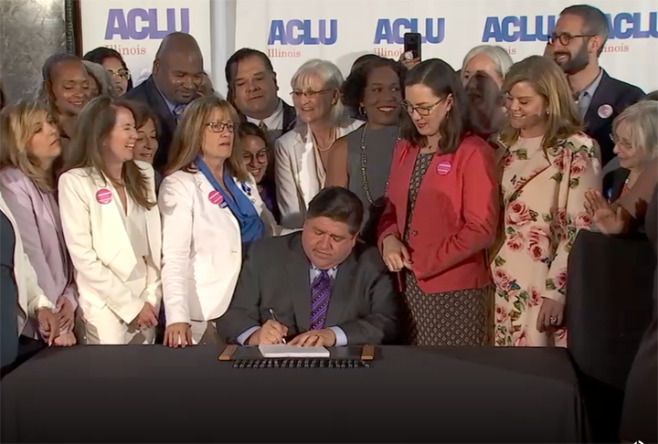 Pritzker signs abortion protection bill