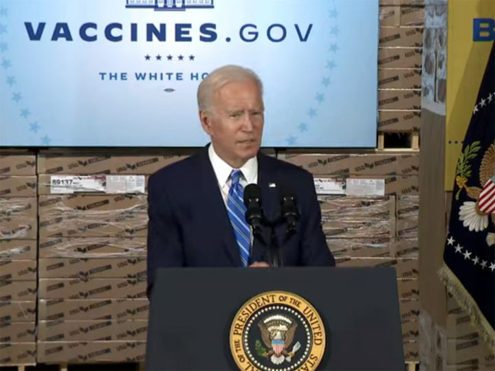 Biden urges businesses to take up vaccine mandates during Chicago area visit