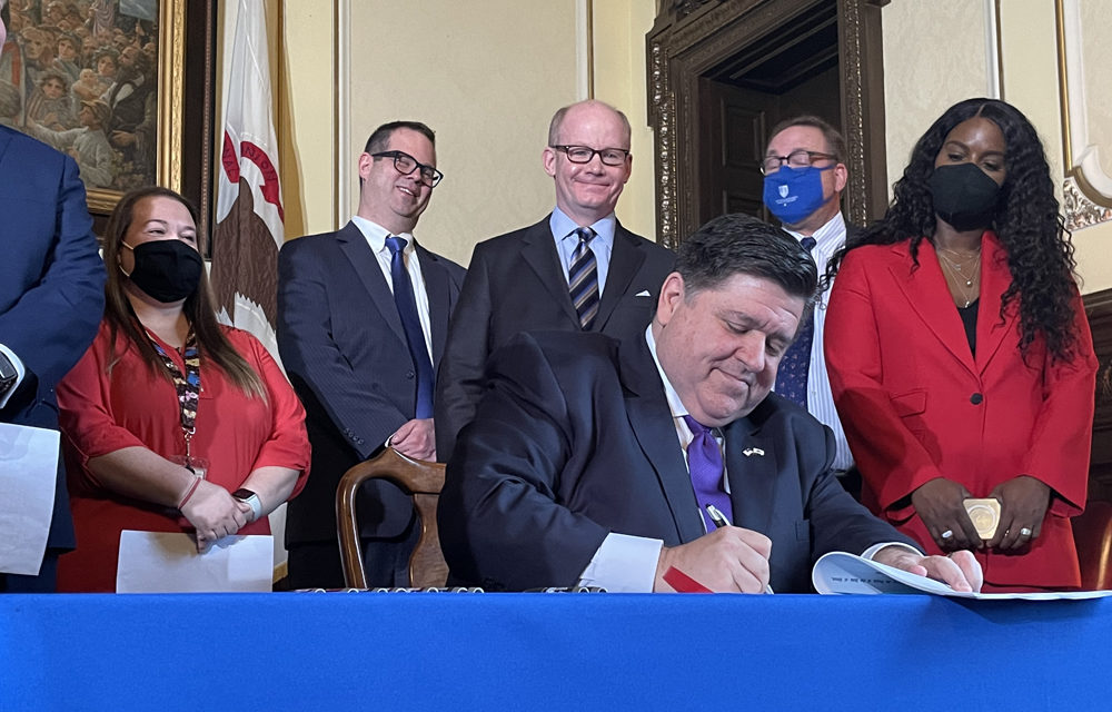 Pritzker approves plan to incentivize teachers to get vaccinated against COVID-19