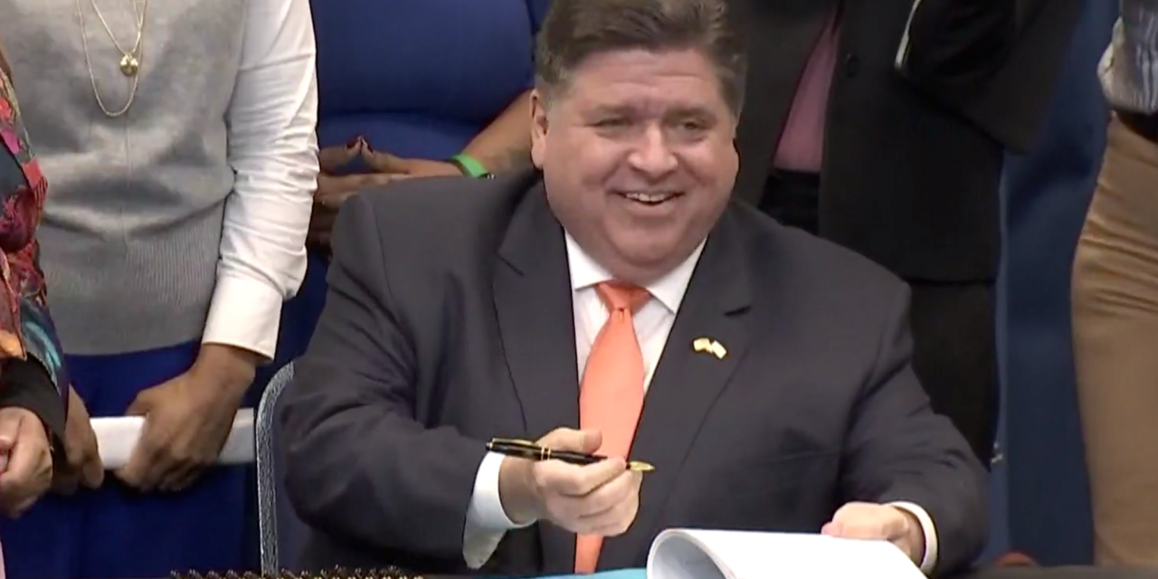 Pritzker signs plan to guarantee workers 40 hours of paid leave